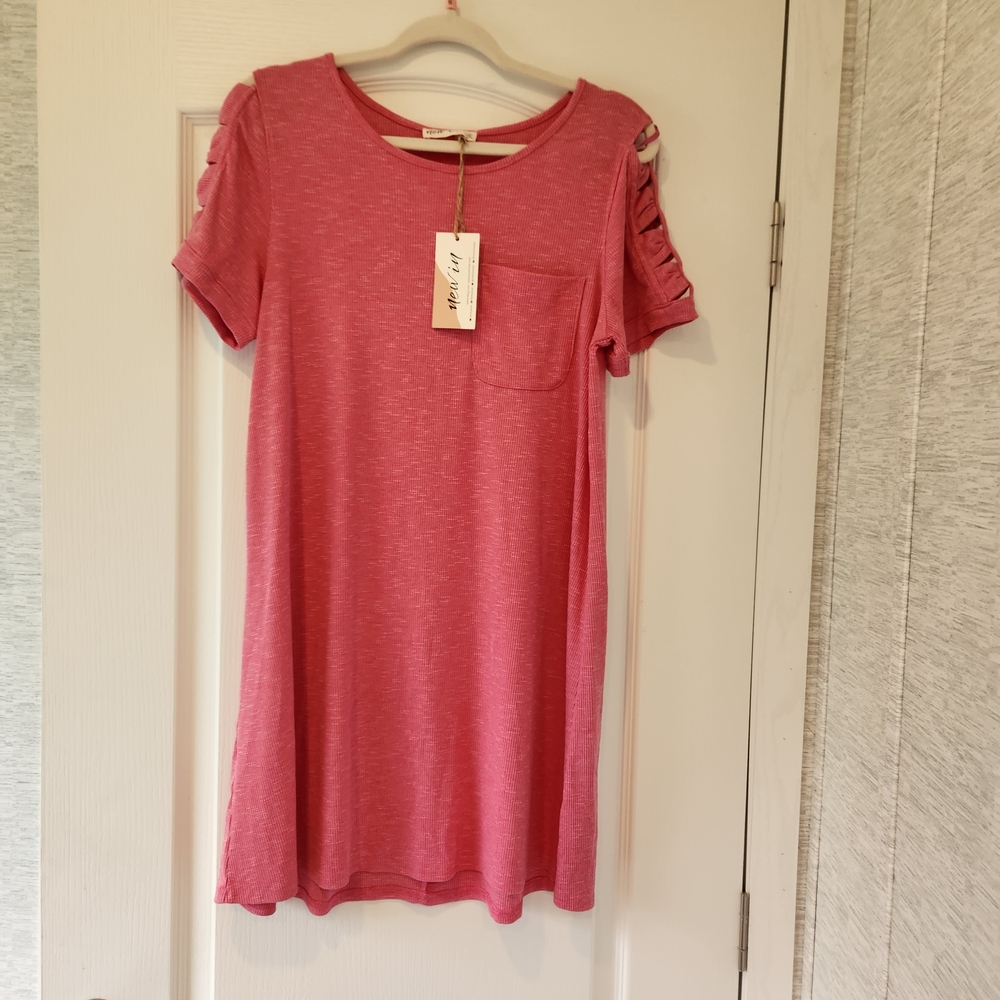 New In Elegant Pink Dress with Pocket Size M BNWT